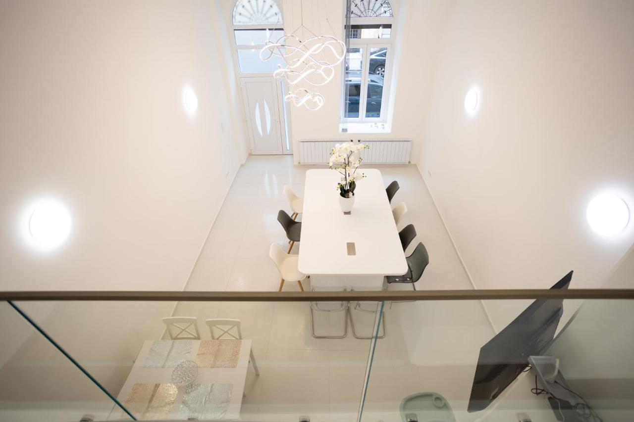 Parliament Exclusive Gallery Boedapest Buitenkant foto