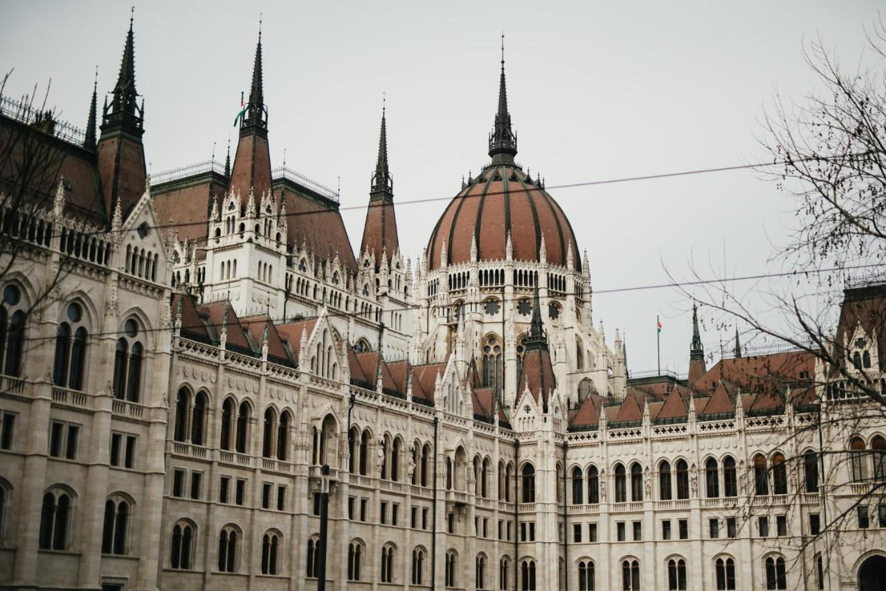 Parliament Exclusive Gallery Boedapest Buitenkant foto