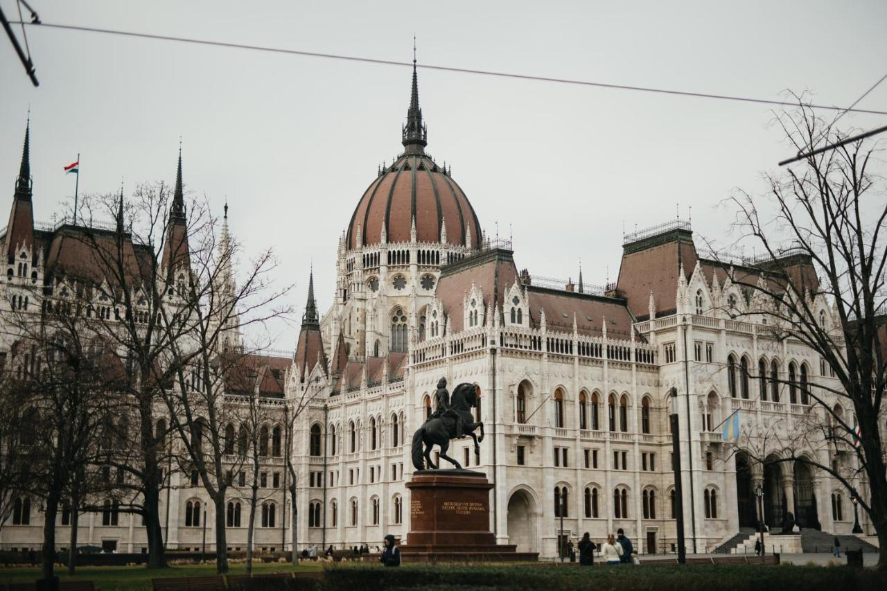 Parliament Exclusive Gallery Boedapest Buitenkant foto