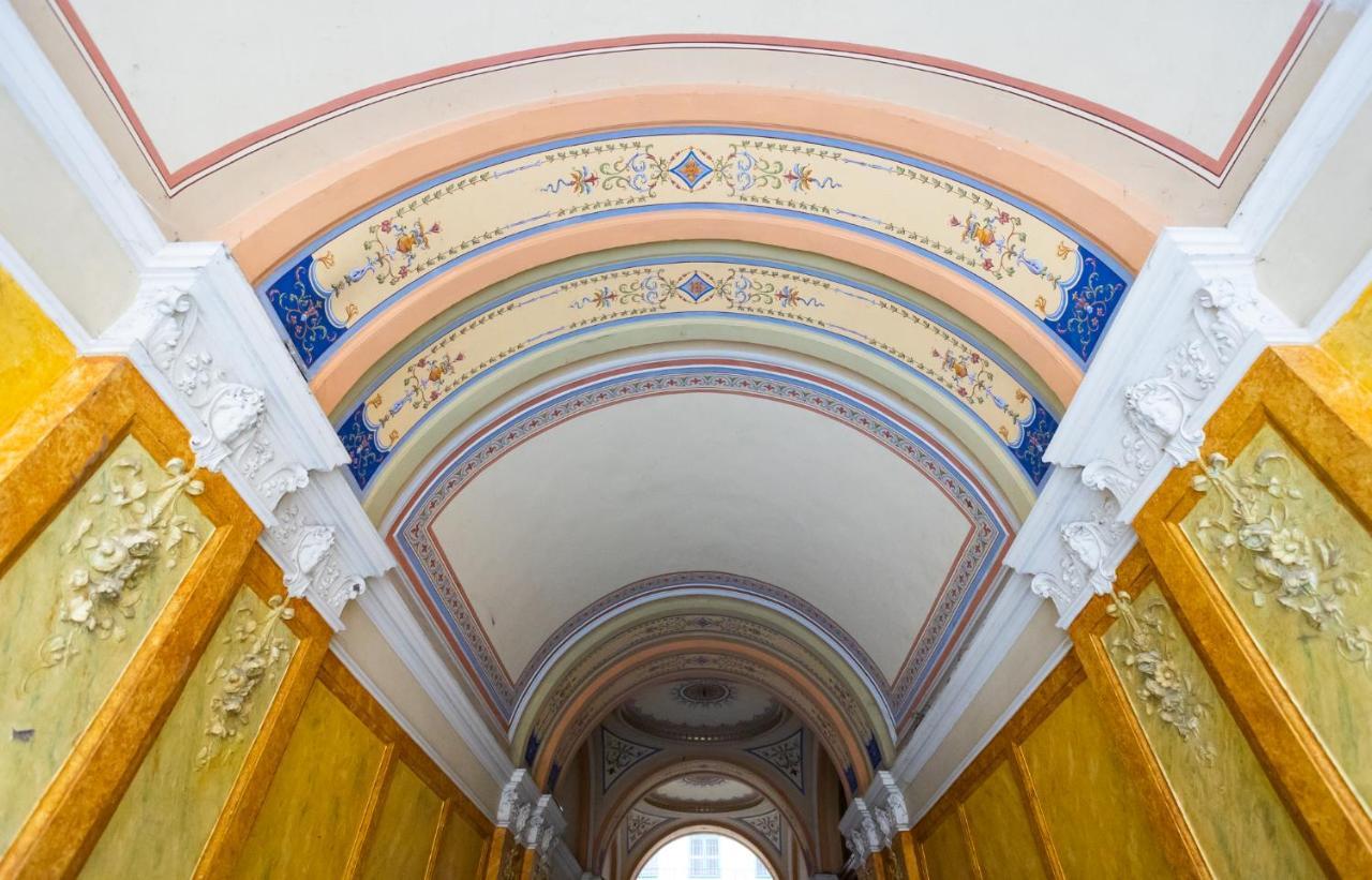 Parliament Exclusive Gallery Boedapest Buitenkant foto