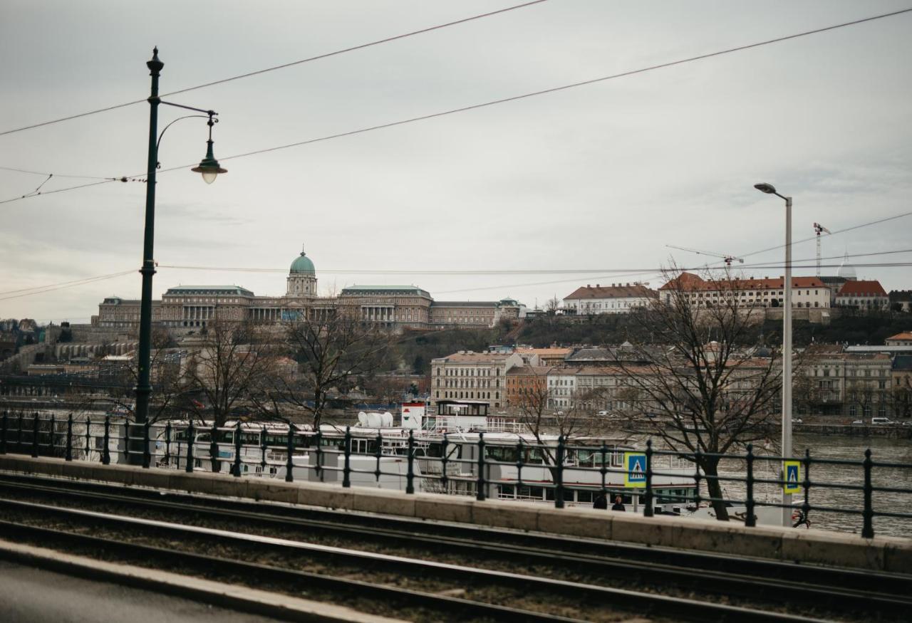 Parliament Exclusive Gallery Boedapest Buitenkant foto