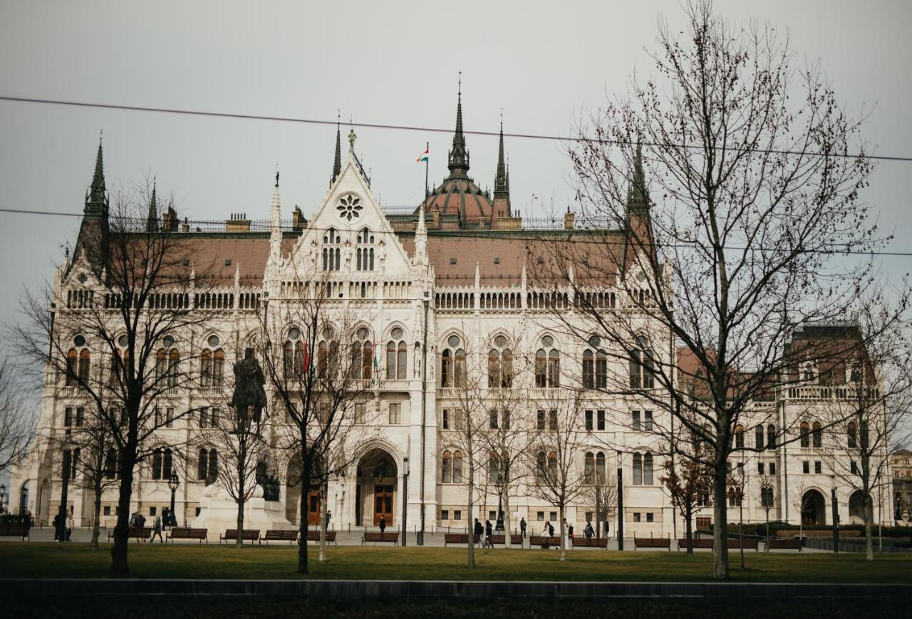 Parliament Exclusive Gallery Boedapest Buitenkant foto
