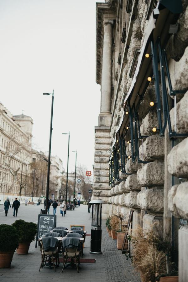 Parliament Exclusive Gallery Boedapest Buitenkant foto
